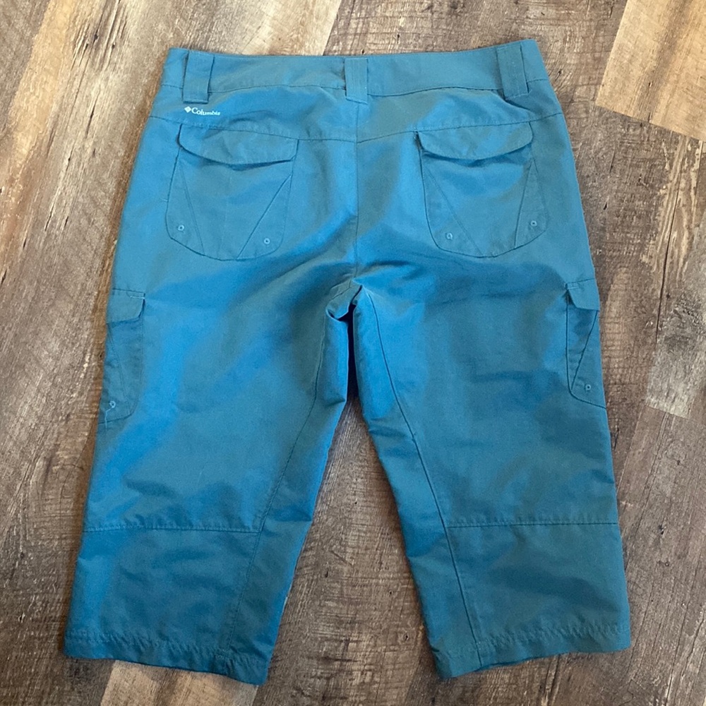 Like new Bit-o-backside Columbia shorts. Size 8.